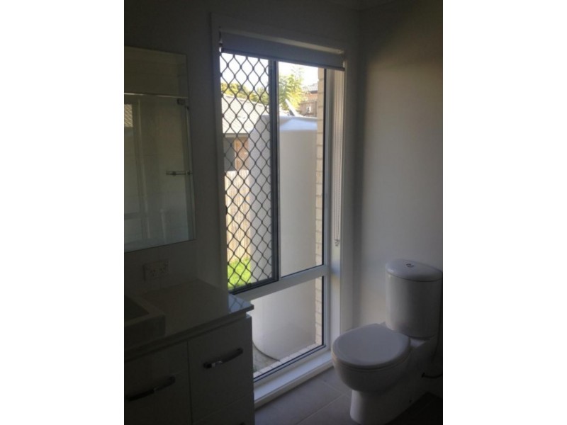 8 Trevor  St, Bellbird Park QLD 4300