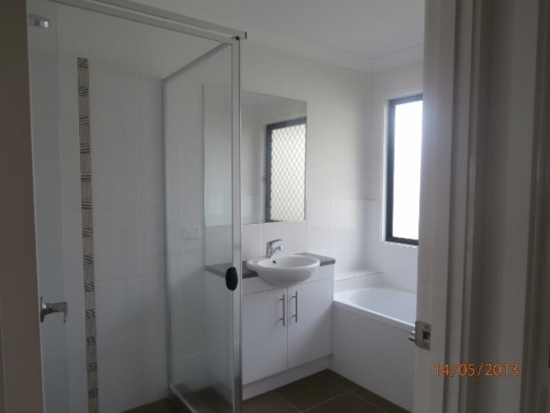 26 Summit Pde, Bahrs Scrub QLD 4207