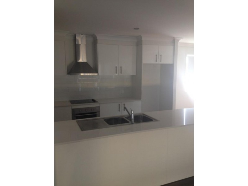 25 Sawmill Cct, Riverhills QLD 4074