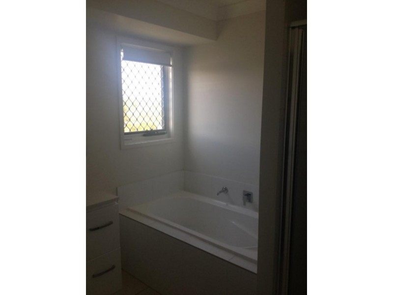 25 Sawmill Cct, Riverhills QLD 4074