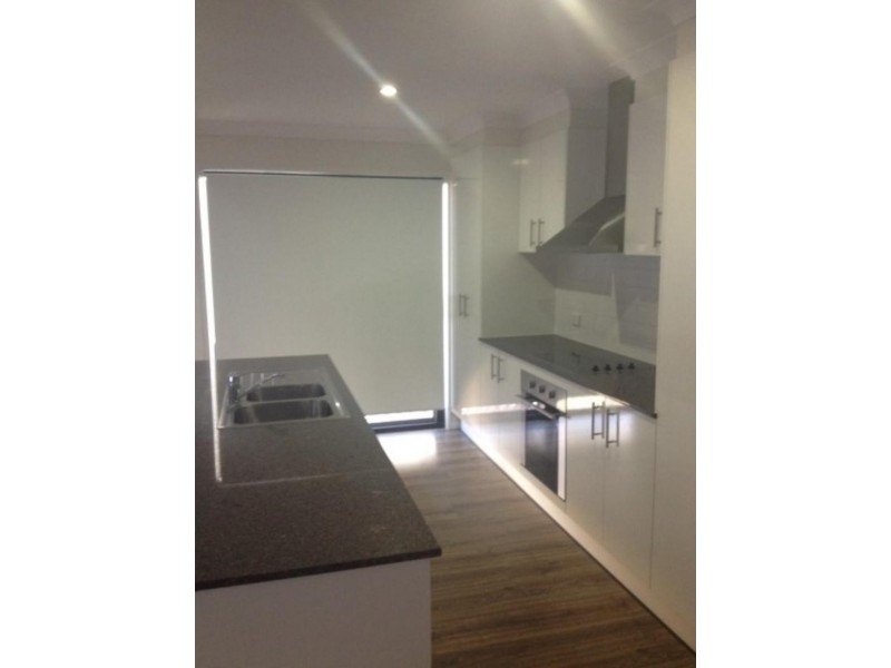 27 Sawmill Cct, Riverhills QLD 4074