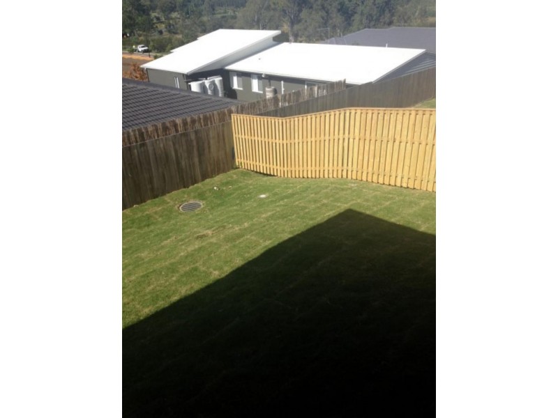 27 Sawmill Cct, Riverhills QLD 4074