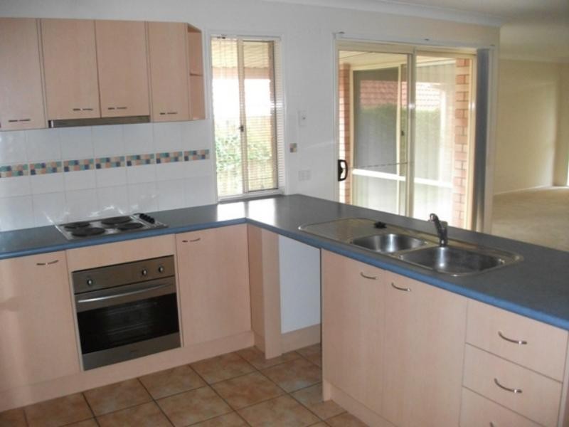 8 Burkett Cres, Victoria Point QLD 4165