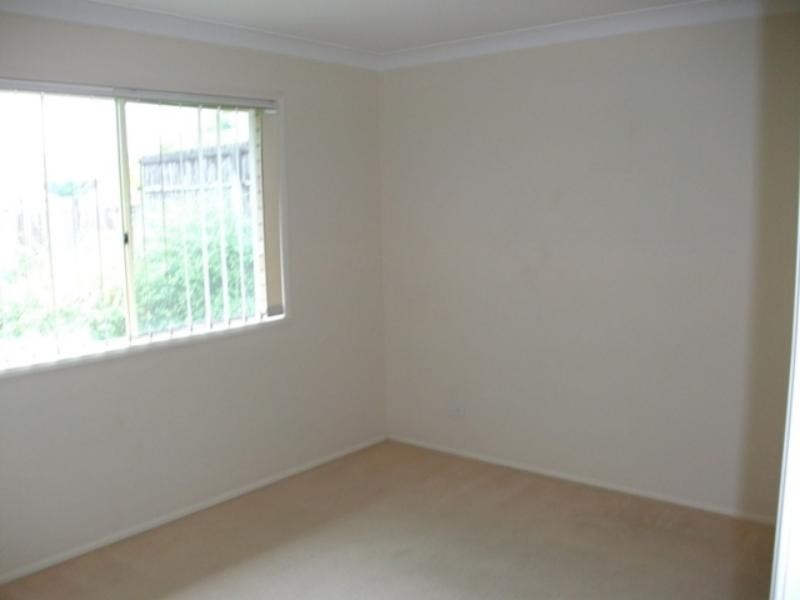 8 Burkett Cres, Victoria Point QLD 4165