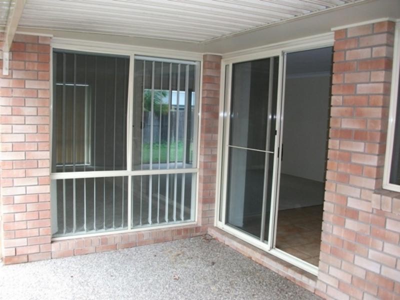 8 Burkett Cres, Victoria Point QLD 4165