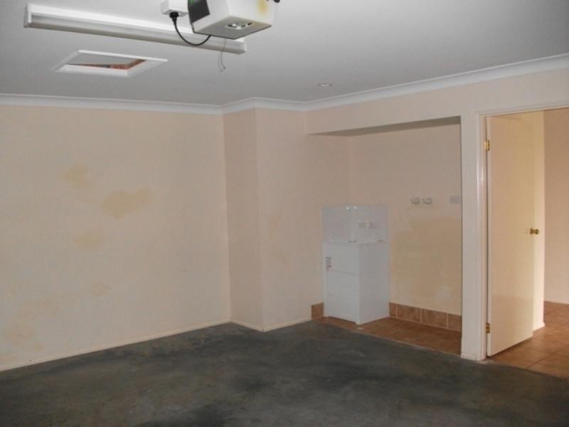 8 Burkett Cres, Victoria Point QLD 4165