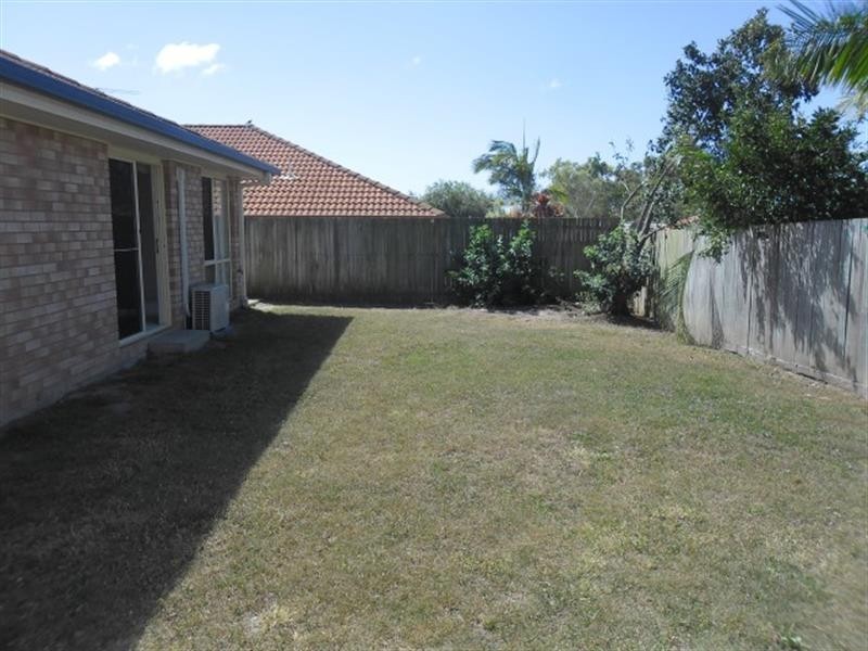 8 Burkett Cres, Victoria Point QLD 4165