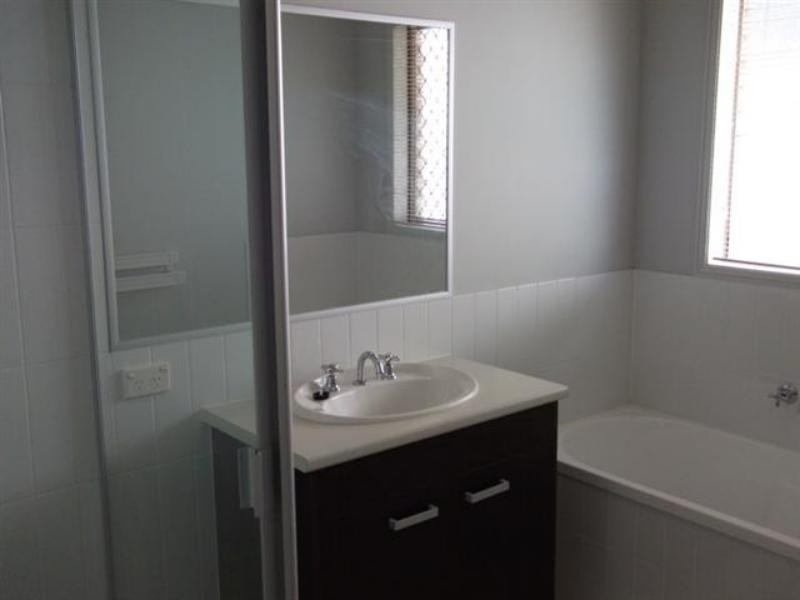 32 Lime  St, Redland Bay QLD 4165