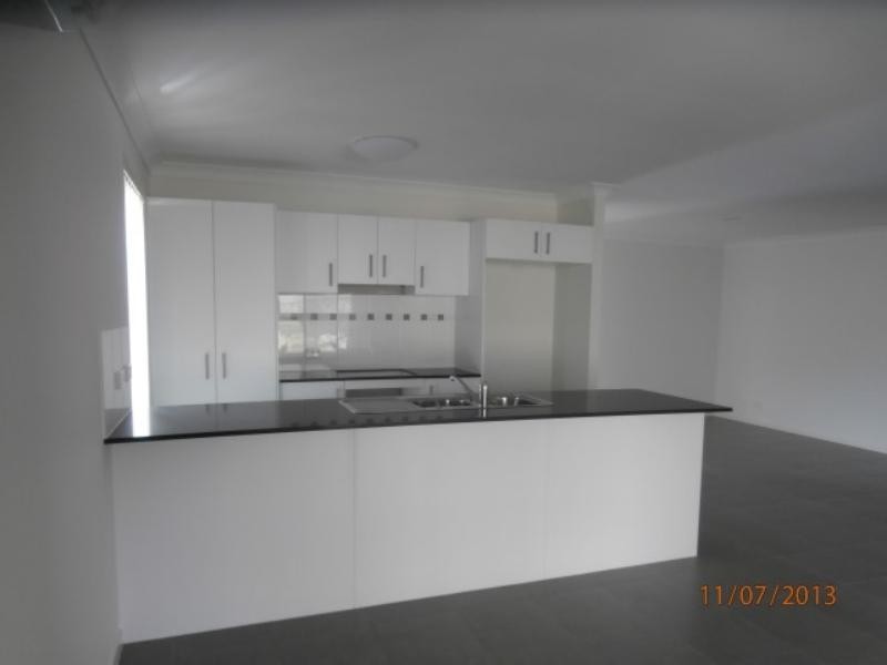 56 McLachlan Cct, Pimpama QLD 4209