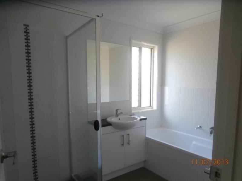 56 McLachlan Cct, Pimpama QLD 4209