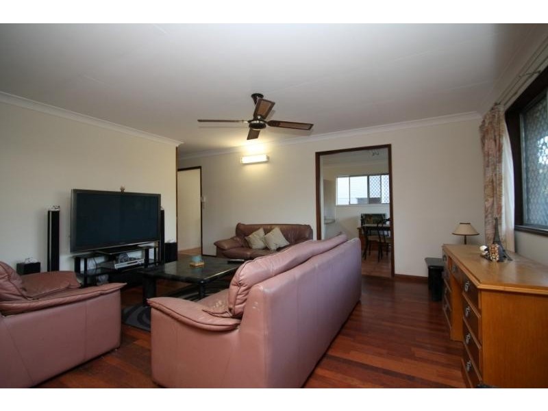 8 Dobson Dr, Strathpine QLD 4500