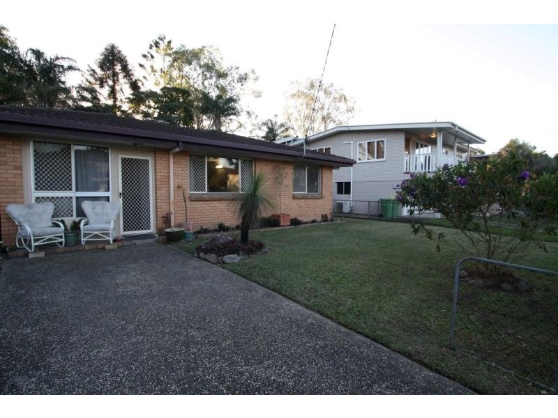 8 Dobson Dr, Strathpine QLD 4500