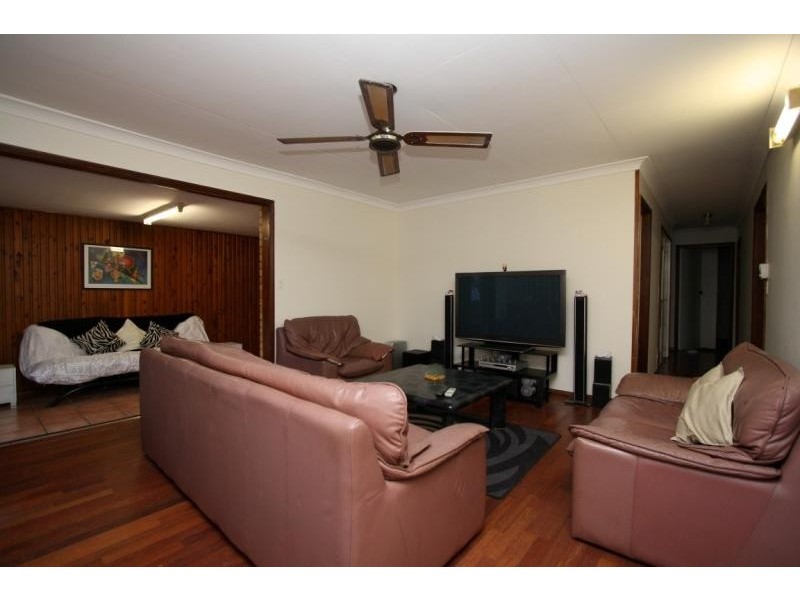 8 Dobson Dr, Strathpine QLD 4500