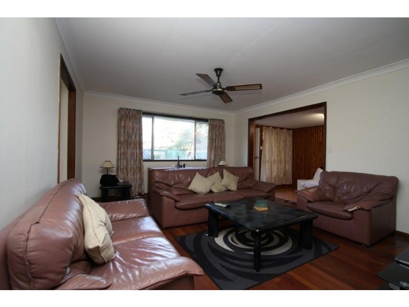 8 Dobson Dr, Strathpine QLD 4500