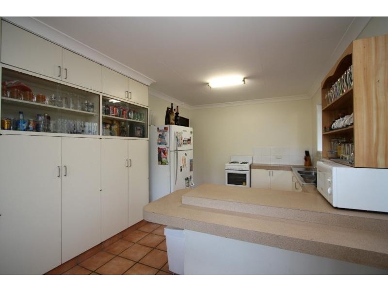 8 Dobson Dr, Strathpine QLD 4500