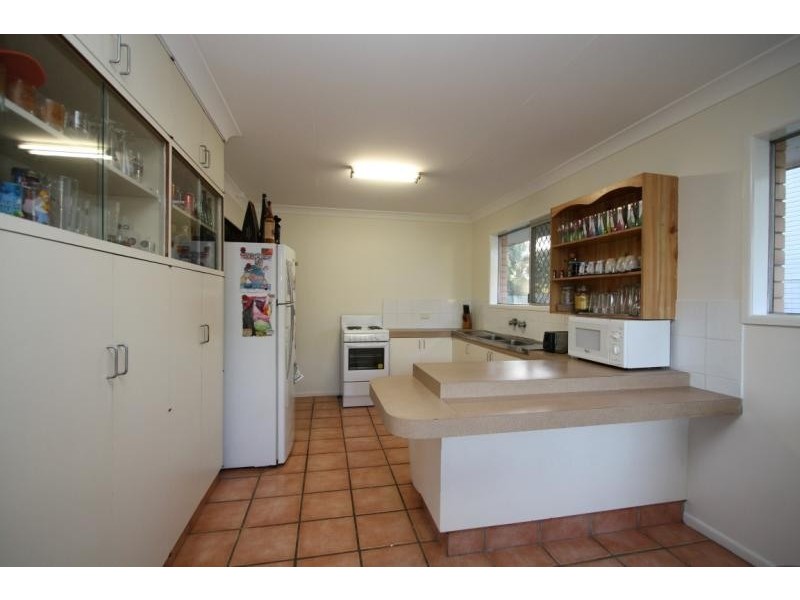 8 Dobson Dr, Strathpine QLD 4500