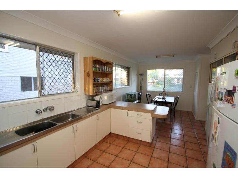 8 Dobson Dr, Strathpine QLD 4500