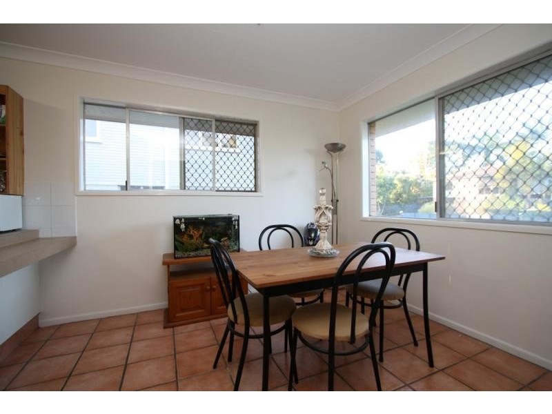 8 Dobson Dr, Strathpine QLD 4500