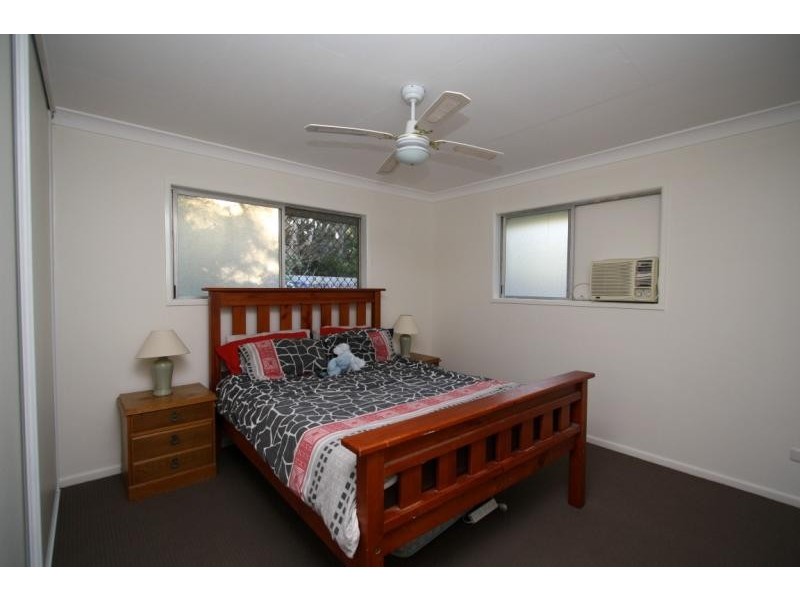 8 Dobson Dr, Strathpine QLD 4500