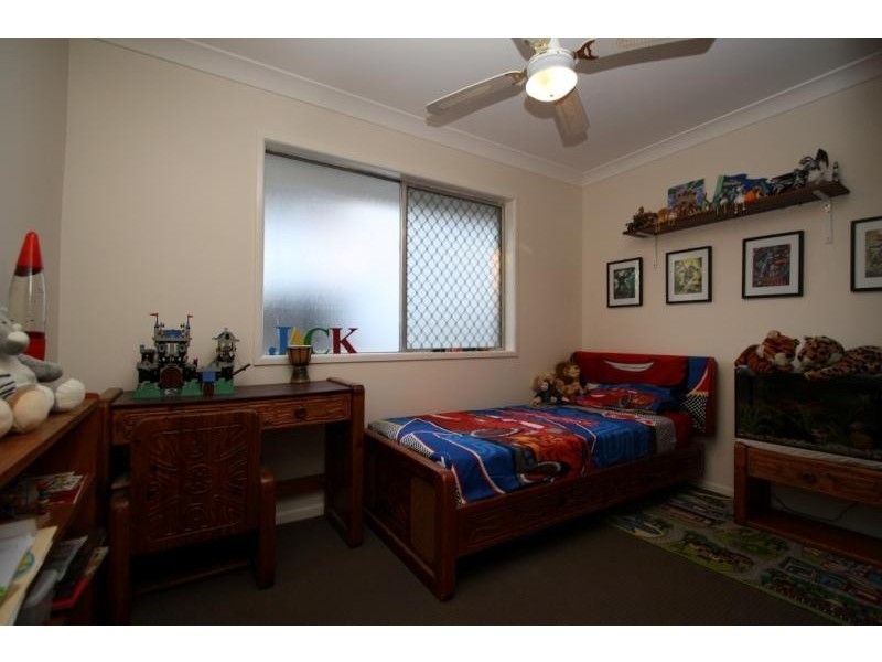 8 Dobson Dr, Strathpine QLD 4500