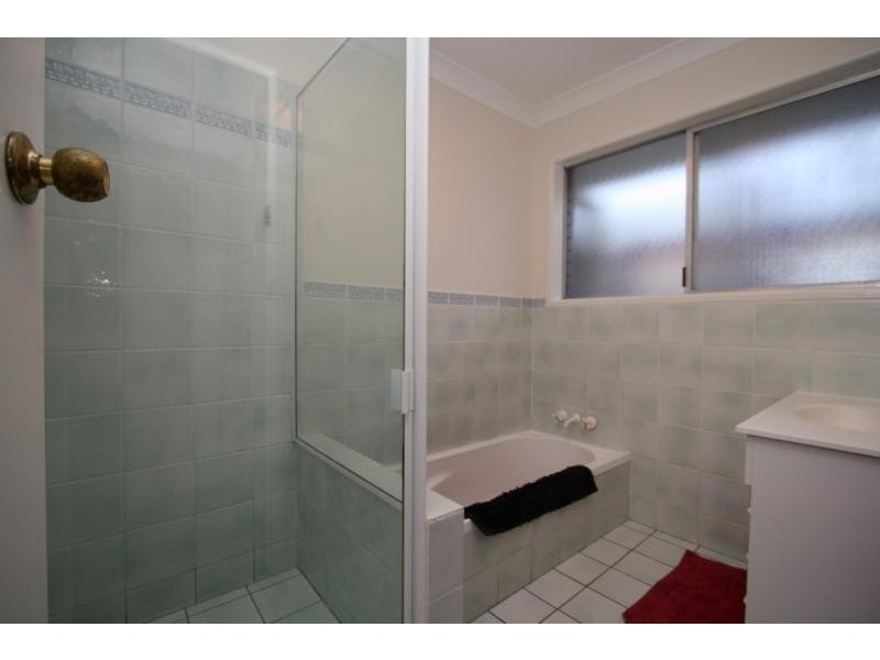 8 Dobson Dr, Strathpine QLD 4500