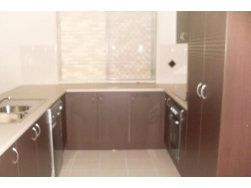 4 Vanessa Cl, Richlands QLD 4077