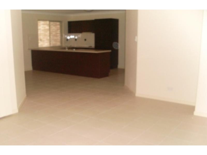 4 Vanessa Cl, Richlands QLD 4077
