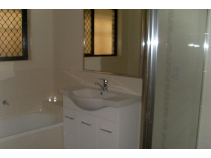 4 Vanessa Cl, Richlands QLD 4077