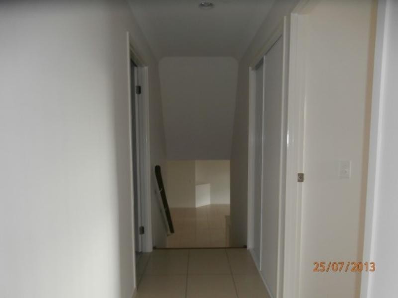 5 Greencastle Pde, Maudsland QLD 4210