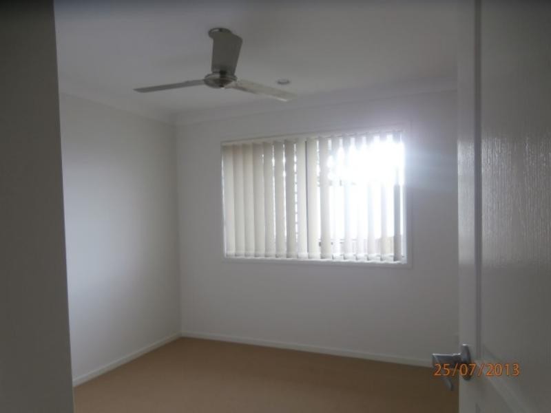 5 Greencastle Pde, Maudsland QLD 4210