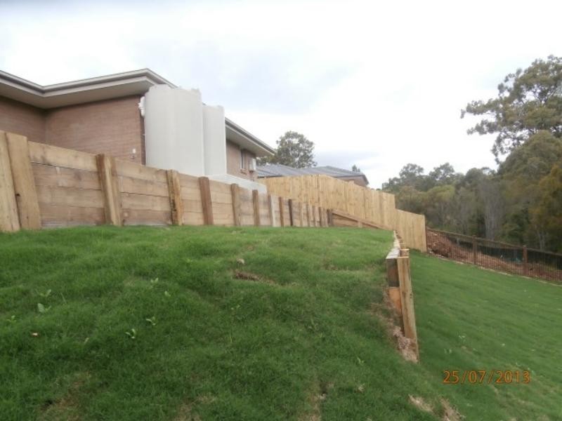 5 Greencastle Pde, Maudsland QLD 4210