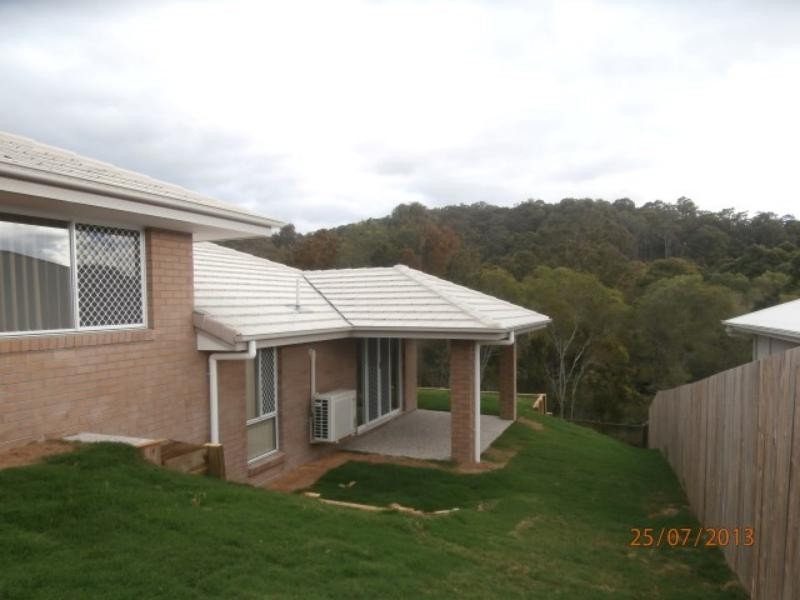 5 Greencastle Pde, Maudsland QLD 4210