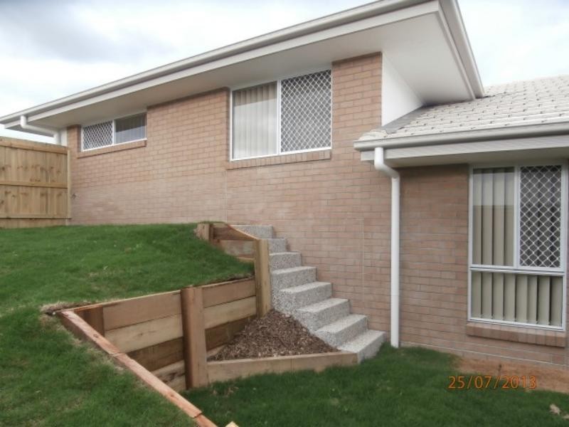 5 Greencastle Pde, Maudsland QLD 4210