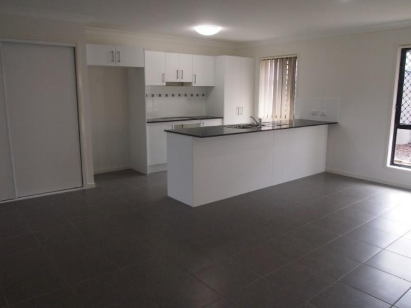 1 Willow Rise  Dr, Waterford QLD 4133