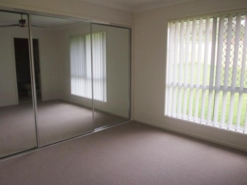 9 Willow Rise Dr, Waterford QLD 4133