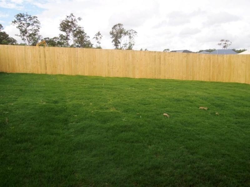 9 Willow Rise Dr, Waterford QLD 4133