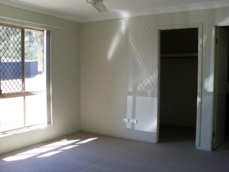 25 Siffleet  St, Bellbird Park QLD 4300