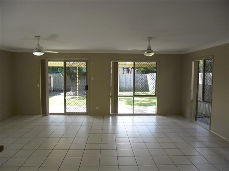 5 Araluen  Pl, Carindale QLD 4152