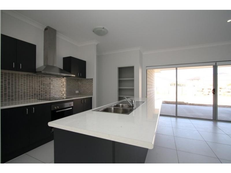 107 Whitmore Cres, Goodna QLD 4300
