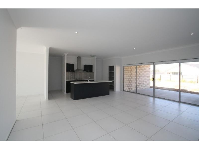 107 Whitmore Cres, Goodna QLD 4300