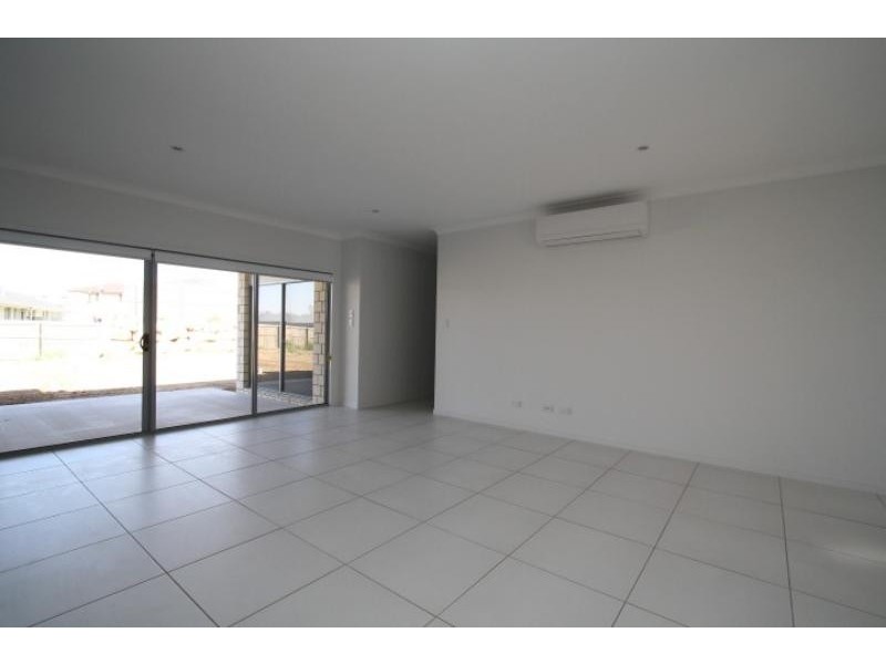 107 Whitmore Cres, Goodna QLD 4300