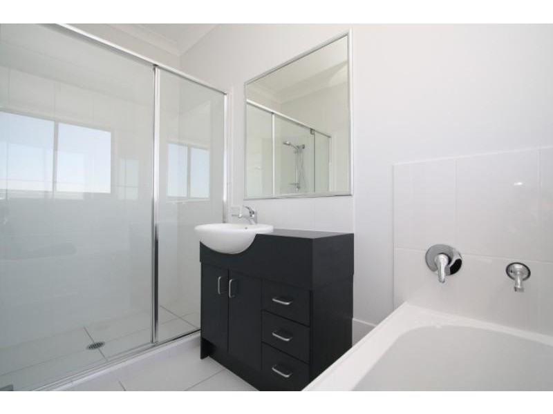 107 Whitmore Cres, Goodna QLD 4300
