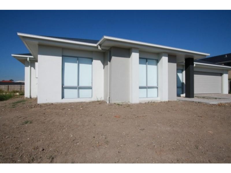 107 Whitmore Cres, Goodna QLD 4300