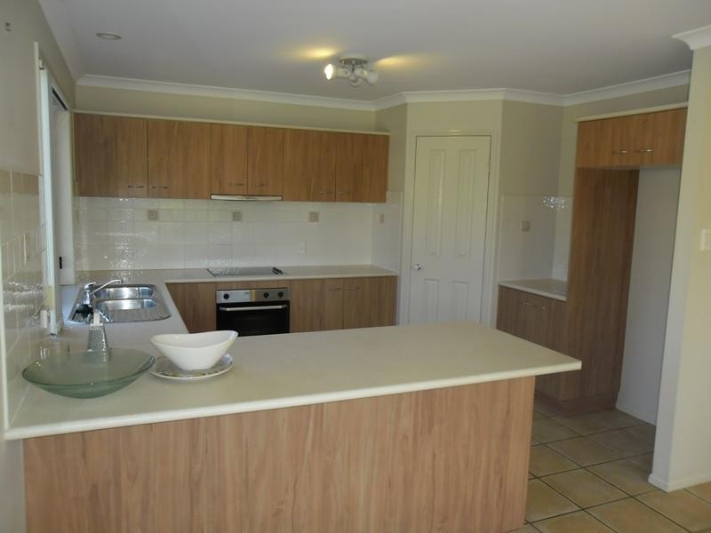 15 Glenbrook Ave, Victoria Point QLD 4165