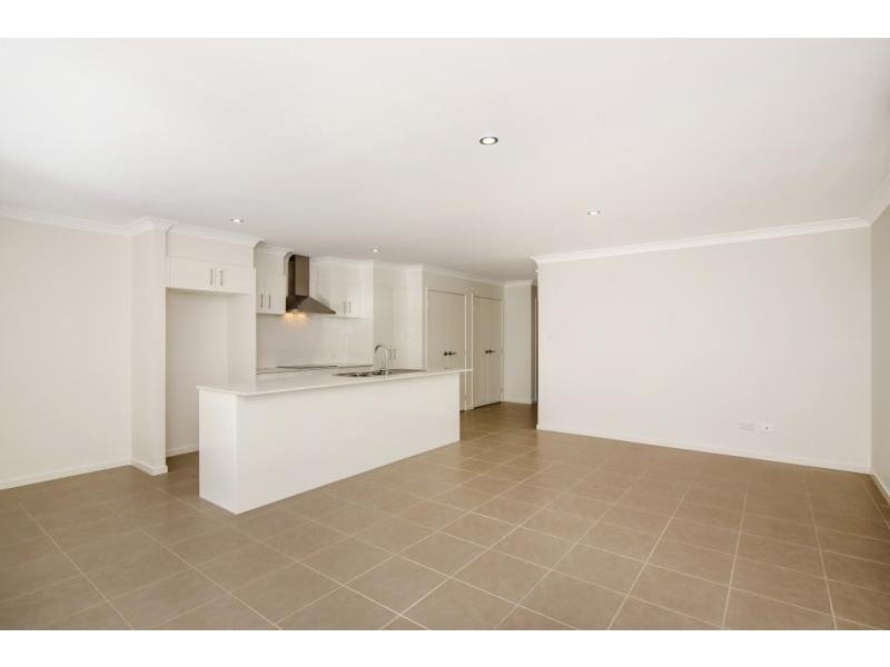 3B Dillon  Ave, Augustine Heights QLD 4300