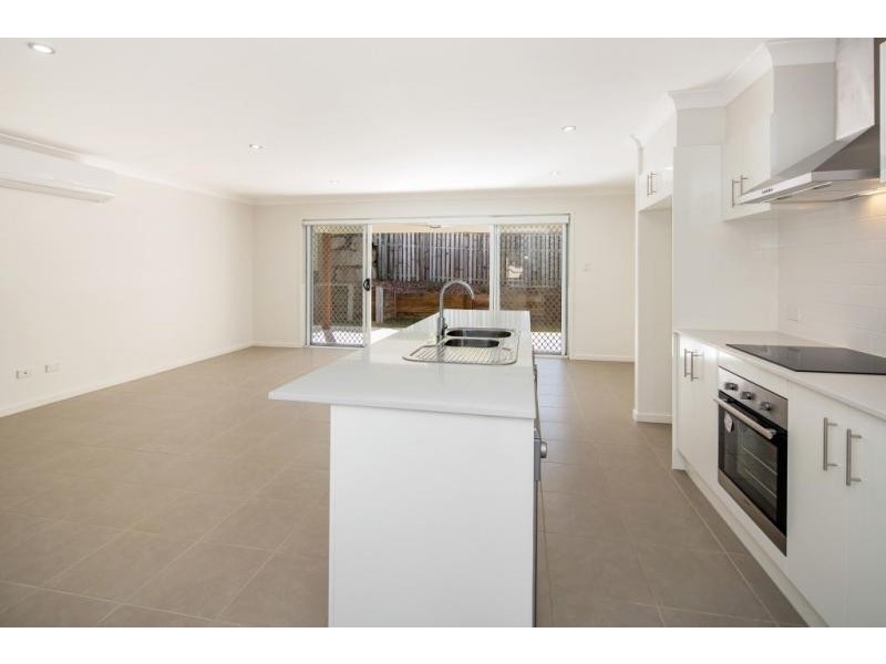 3B Dillon  Ave, Augustine Heights QLD 4300