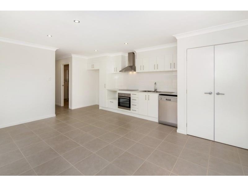 3A Dillon  Ave, Augustine Heights QLD 4300