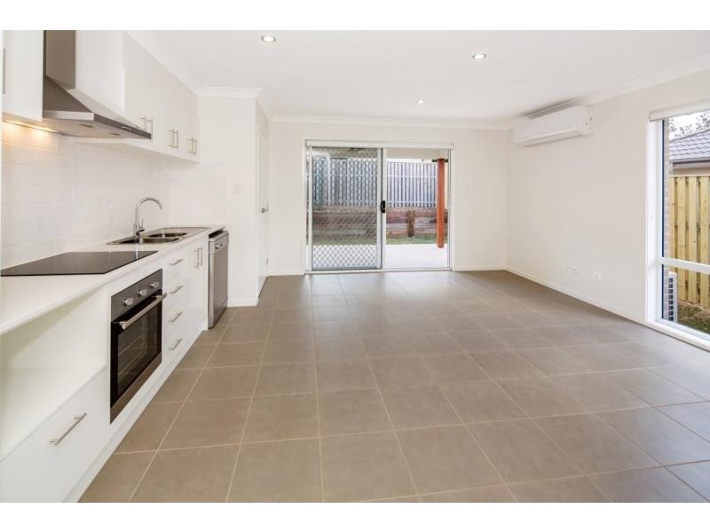 3A Dillon  Ave, Augustine Heights QLD 4300