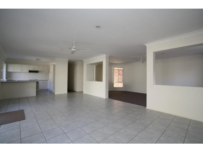 7 GREVILLEA Pl, Bridgeman Downs QLD 4035