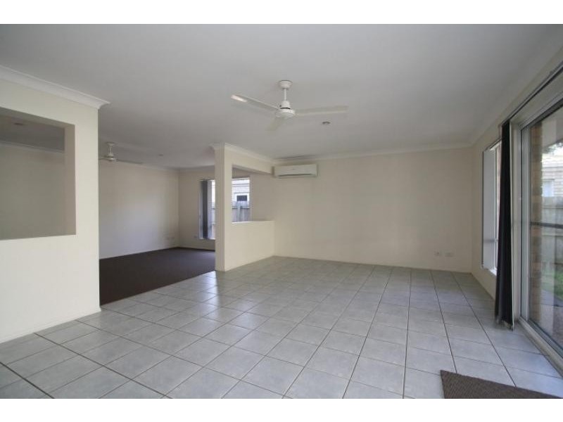 7 GREVILLEA Pl, Bridgeman Downs QLD 4035